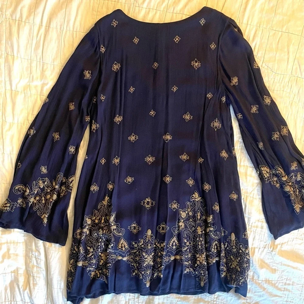 Free People Embroidered Oversize Navy Bell Sleeve Mini Dress Size XS Pockets
